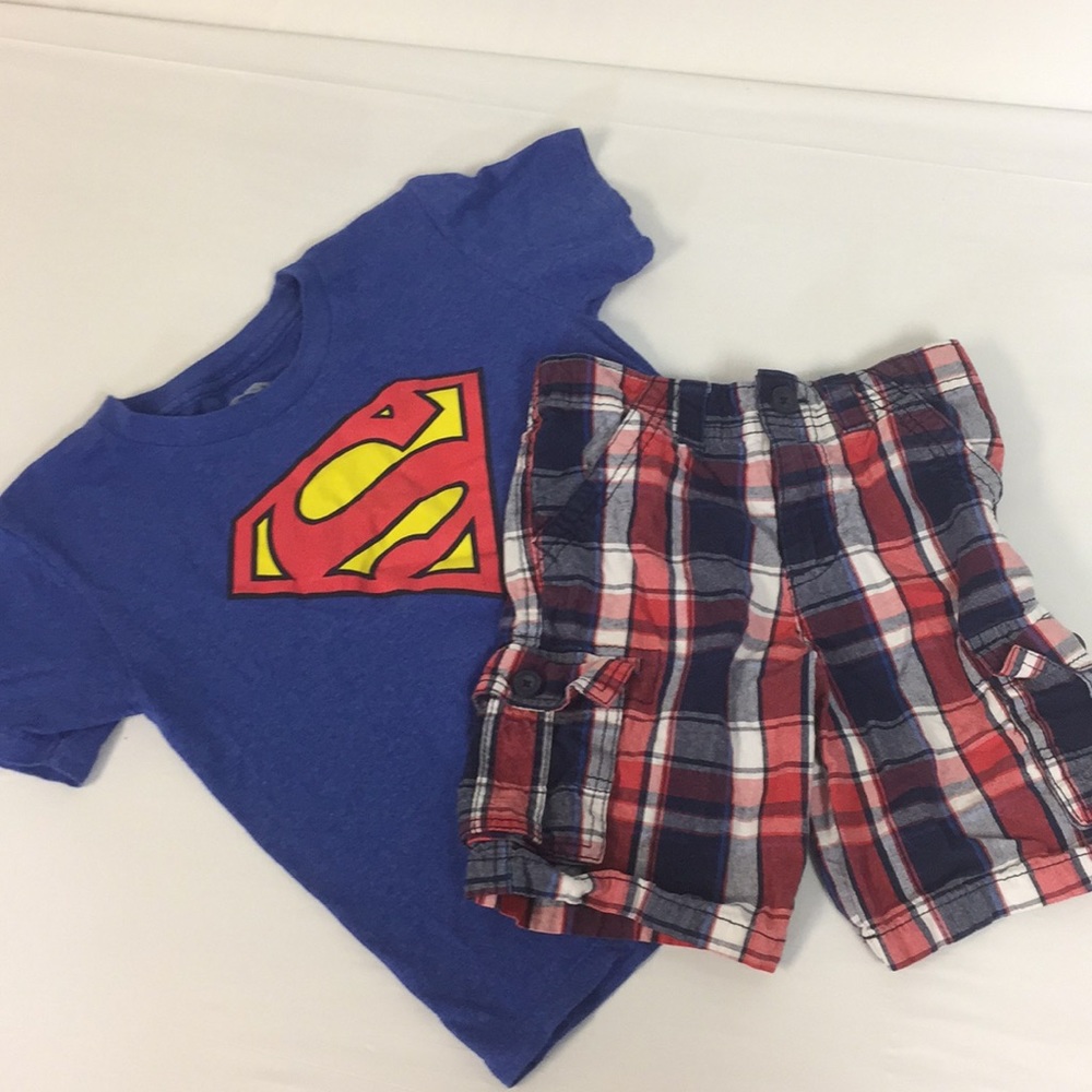 Super man shirt and platted shorts